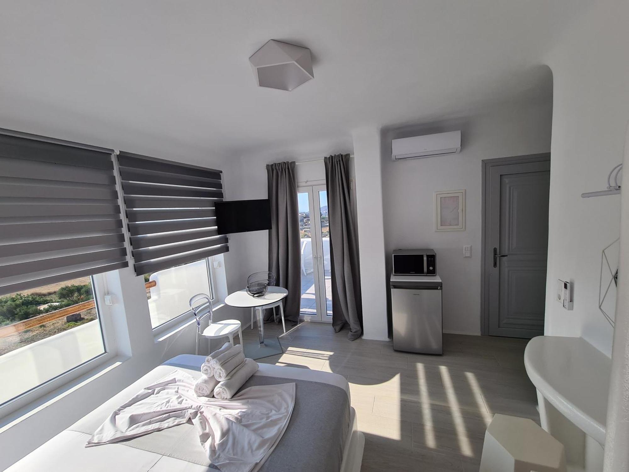 Ariadne'S Crown Luxury Suites With Private Pool Vivlos ภายนอก รูปภาพ