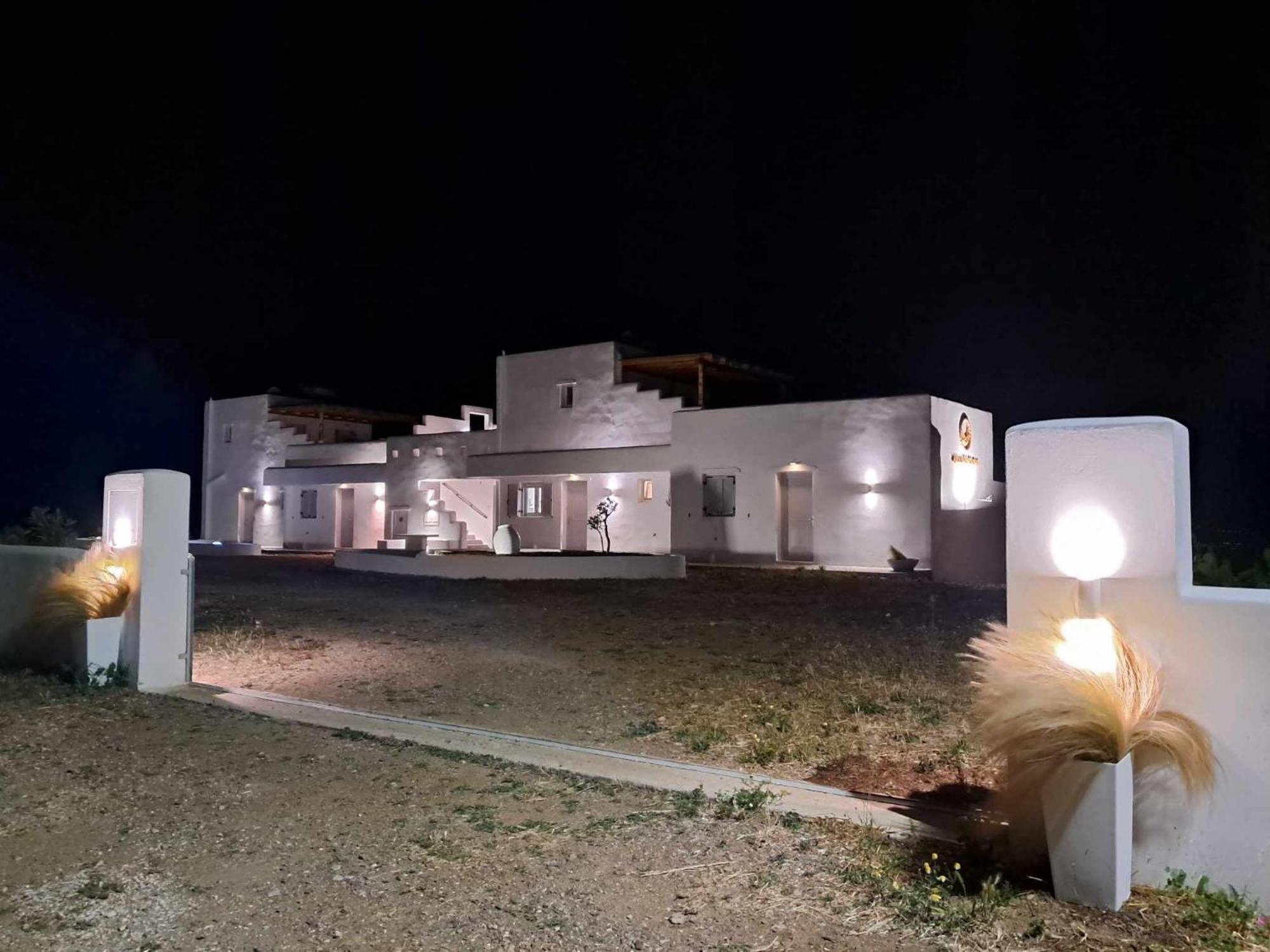 Ariadne'S Crown Luxury Suites With Private Pool Vivlos ภายนอก รูปภาพ